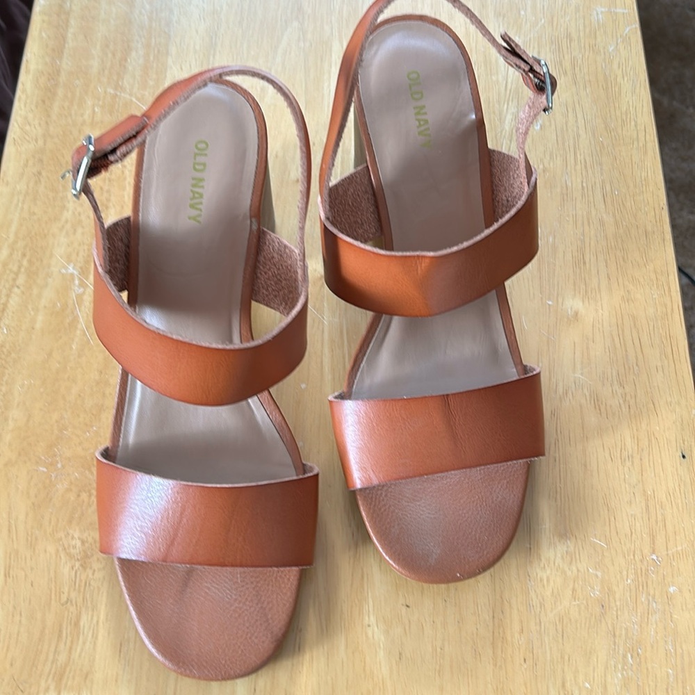 Old Navy light brown sandles heels/straps open toe size 10 in good condition